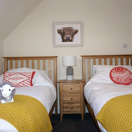 Kinloch Rannoch Holiday Cottage ภายนอก รูปภาพ